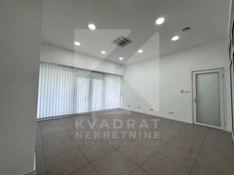 Izdavanje, poslovni prostor, 362m², Ljubović, Podgorica - image 21