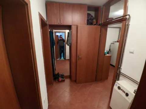 Prodaja, trosoban stan, 85m², Stari Aerodrom, Podgorica - image 8