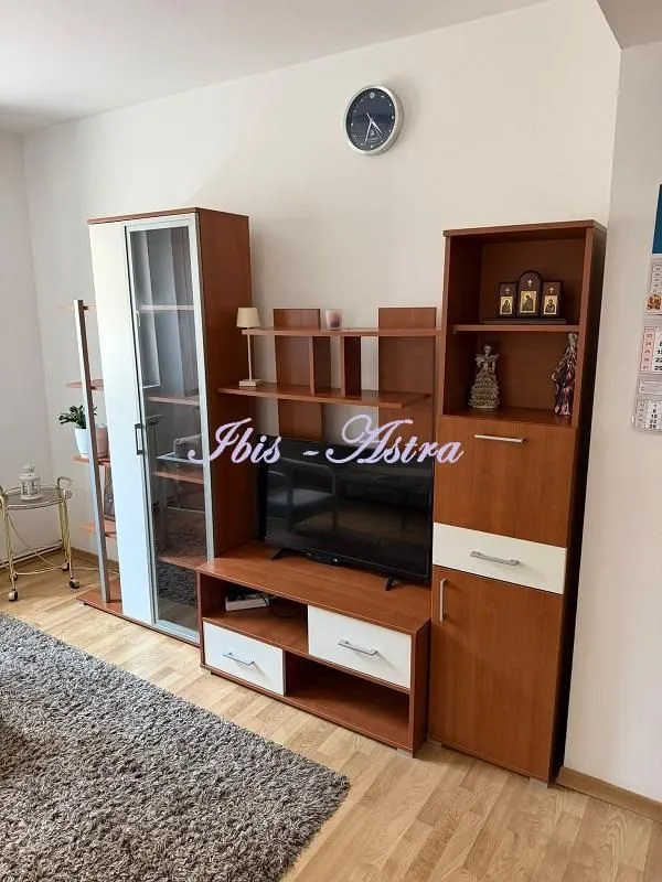 Izdavanje, dvosoban stan, 55m², Karaburma, Palilula Sve Podlokacije