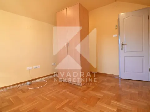 Izdavanje, trosoban stan, 100m², Zagorič, Podgorica - image 4