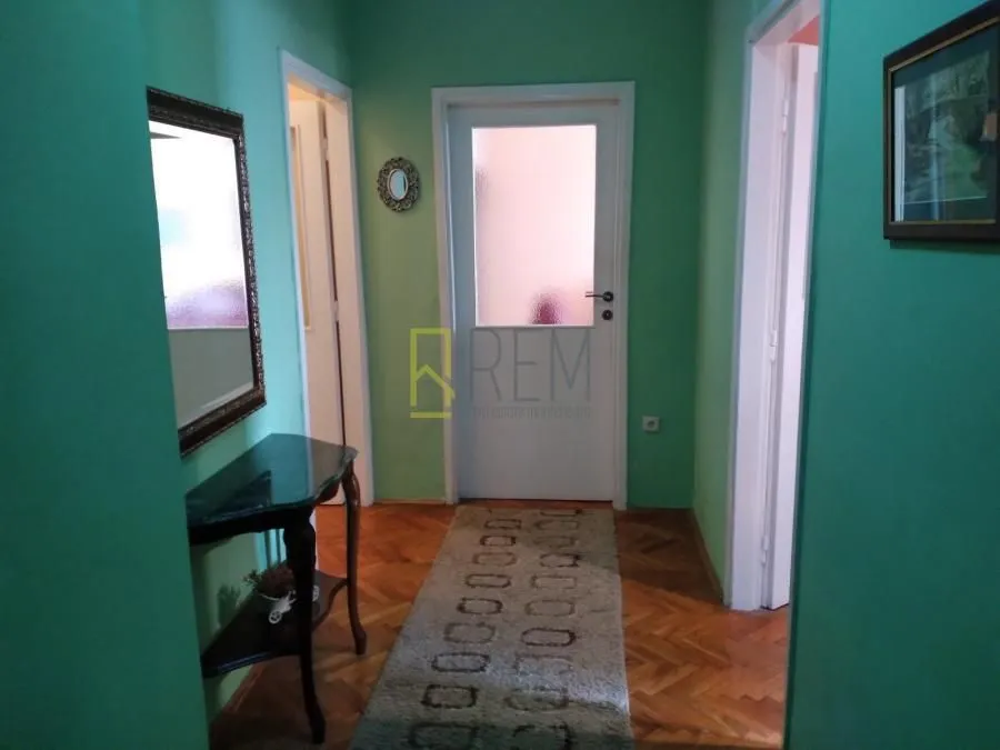 Prodaja, trosoban stan, 108m², Tuški Put, Podgorica