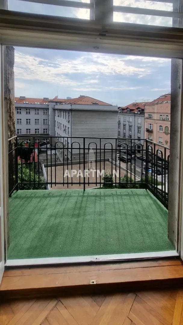Izdavanje, četvorosoban stan, 90m², Stari Grad, Beograd