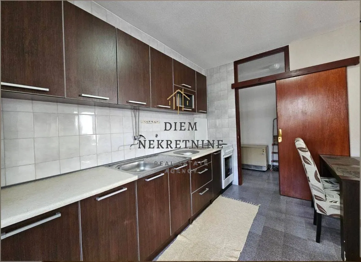 Rent, one bedroom apartment, 60m², Centar, Bar