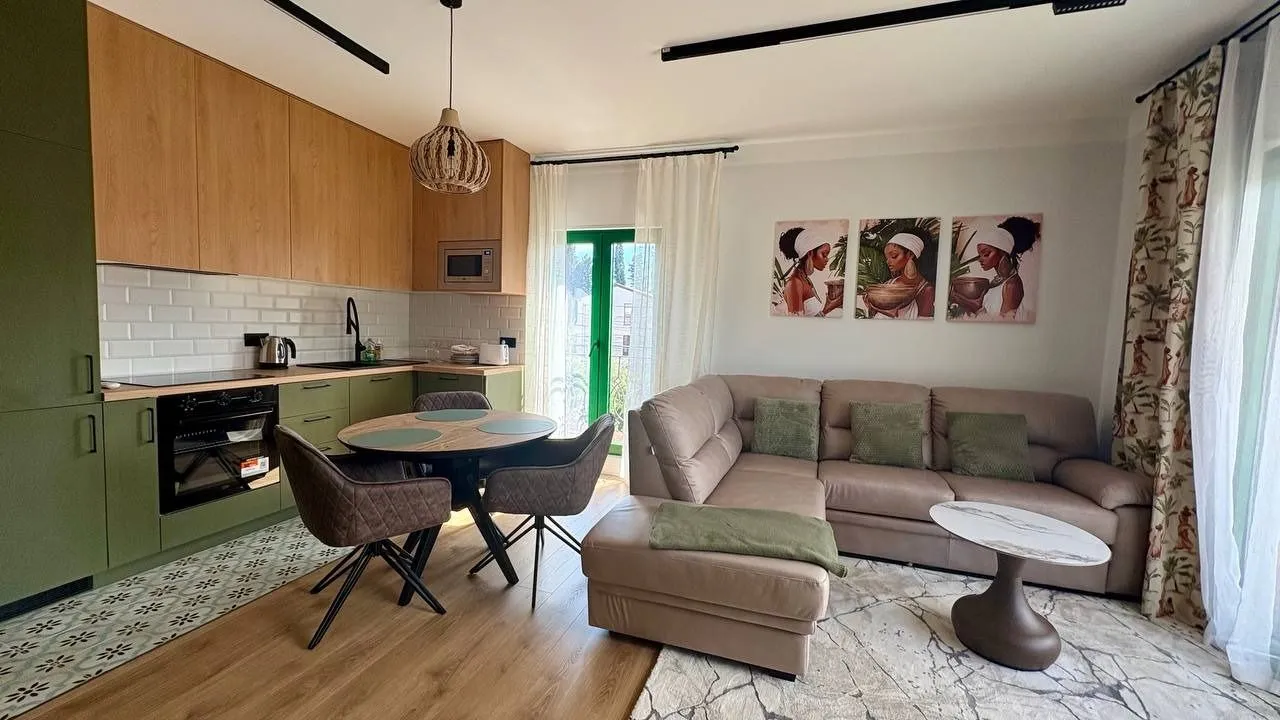 Izdavanje, dvosoban stan, 100m², Donja Lastva, Tivat