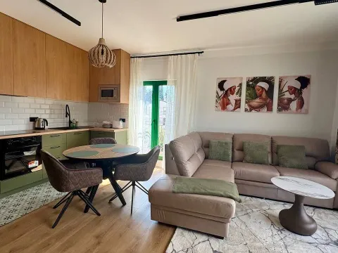 Izdavanje, dvosoban stan, 100m², Donja Lastva, Tivat - image 2