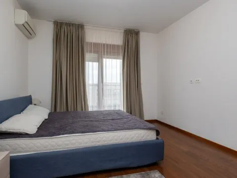 Izdavanje, četvorosoban stan, 127m², Master Kvart, Podgorica - image 12