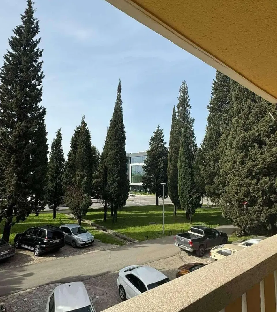 Izdavanje, jednosoban stan, 60m², Gorica C, Podgorica