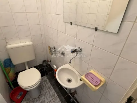Prodaja, trosoban stan, 72m², Novi Beograd Blok 64, Novi Beograd Sve Podlokacije - image 16