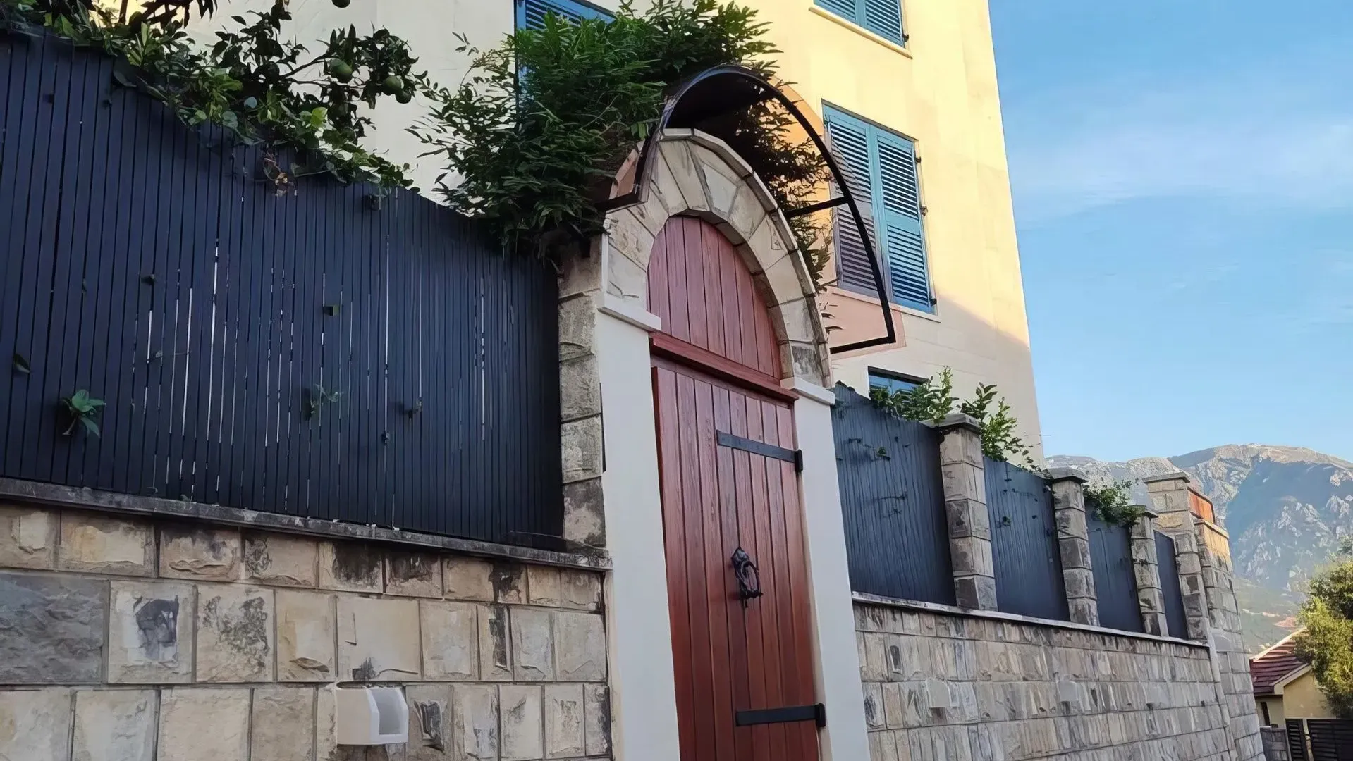Prodaja, kuća, 240m², Kava, Tivat