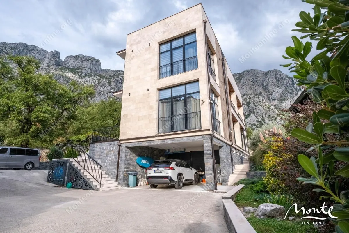 Prodaja, kuća, 428m², Orahovac, Kotor