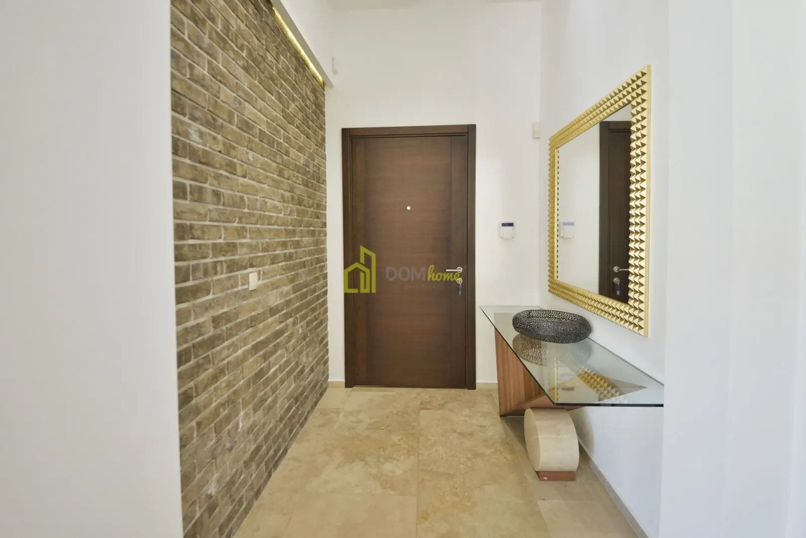 Prodaja, trosoban stan, 218m², Centar, Budva