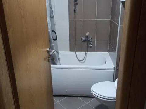 Izdavanje, dvosoban stan, 64m², Ljubović, Podgorica - image 11