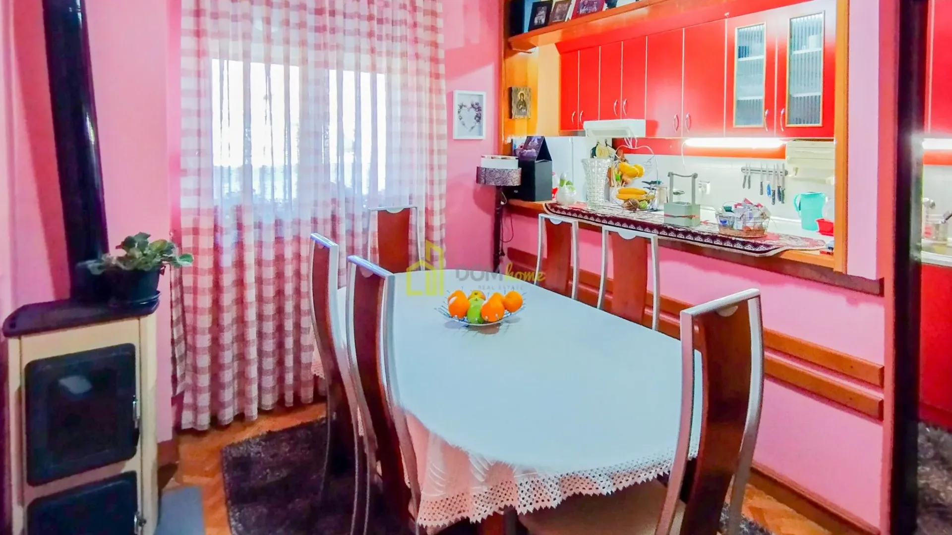 Prodaja, dvosoban stan, 96m², Kotor, Crna Gora
