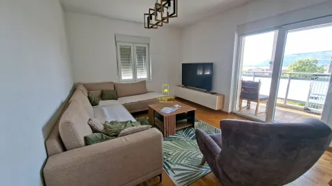 Rent, two bedroom apartment, 65m², City Kvart, Podgorica - image 1