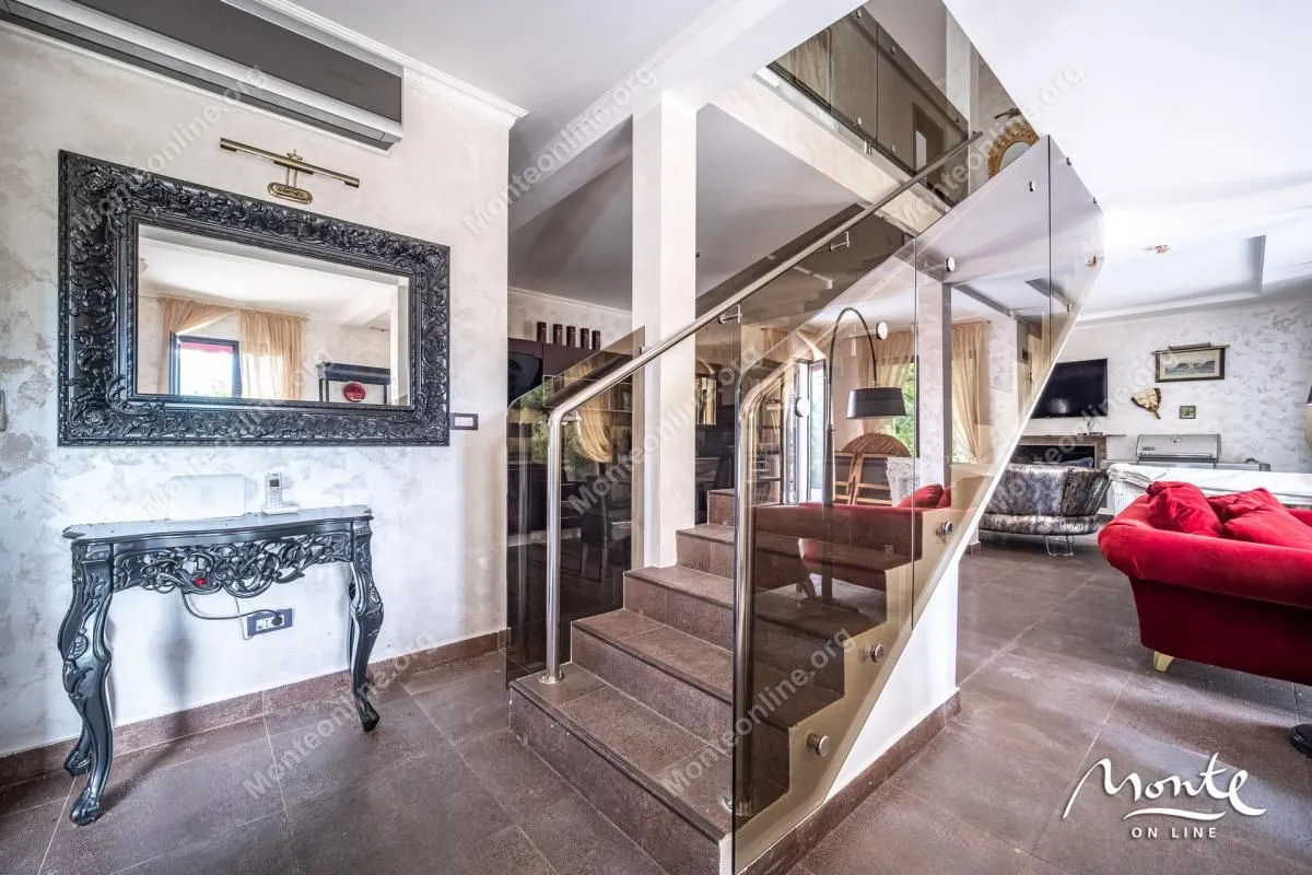Prodaja, kuća, 188m², Sasovići, Herceg Novi