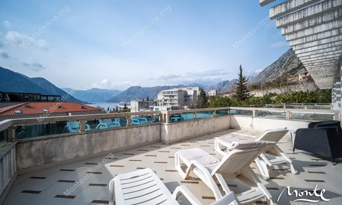 Sale, one bedroom apartment, 56m², Dobrota, Kotor