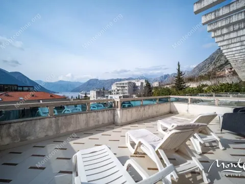 Sale, one bedroom apartment, 56m², Dobrota, Kotor - image 1