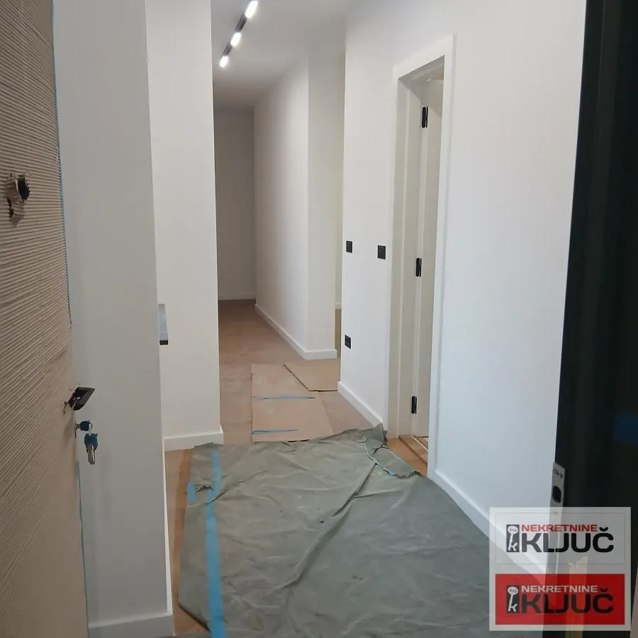 Prodaja, četvorosoban stan, 98m², Grbavica, Novi Sad Sve Podlokacije