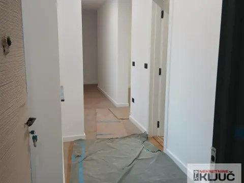 Sale, four bedroom apartment, 98m², Grbavica, Novi Sad Sve Podlokacije - image 5
