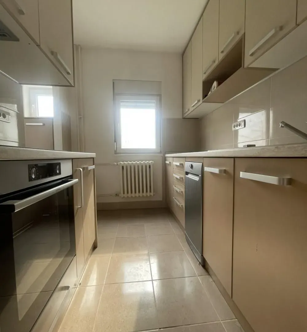 Rent, four bedroom apartment, 85m², Novi Beograd Blok 71, Novi Beograd Sve Podlokacije