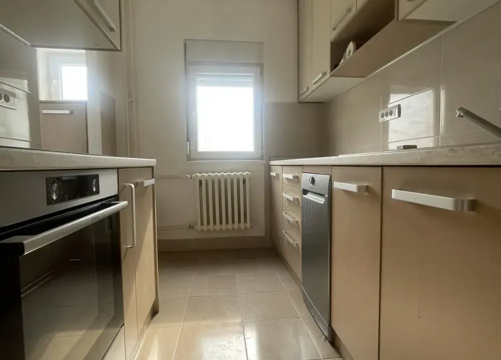 Rent, four bedroom apartment, 85m², Novi Beograd Blok 71, Novi Beograd Sve Podlokacije