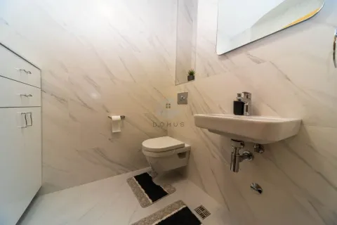 Izdavanje, dvosoban stan, 71m², New City, Podgorica - image 12