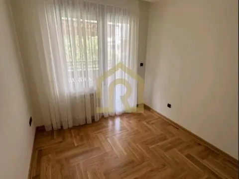 Izdavanje, četvorosoban stan, 90m², Vračar Sve Podlokacije, Beograd - image 11
