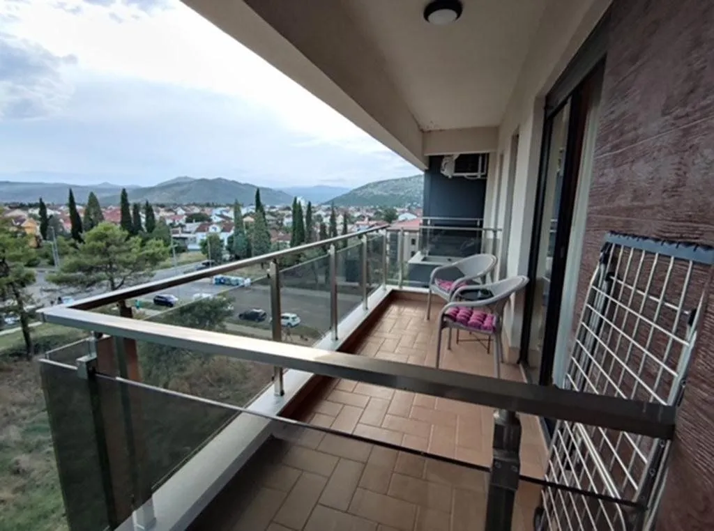 Izdavanje, jednosoban stan, 45m², Blok 9, Podgorica