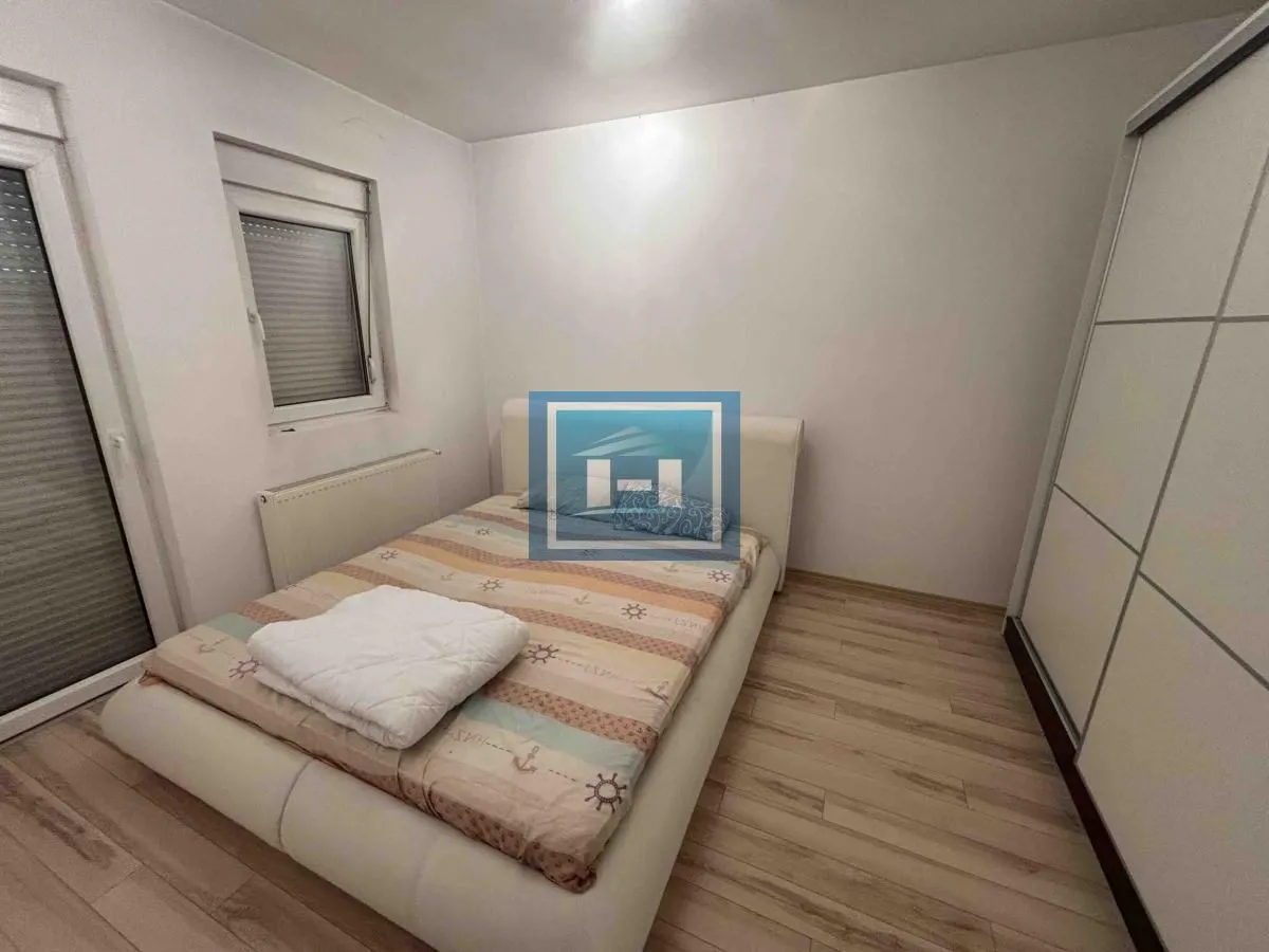 Izdavanje, trosoban stan, 79m², Centar, Jagodina