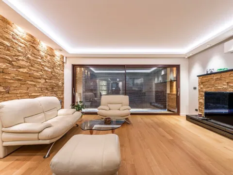 Sale, two bedroom apartment, 107m², Centar, Budva - image 2