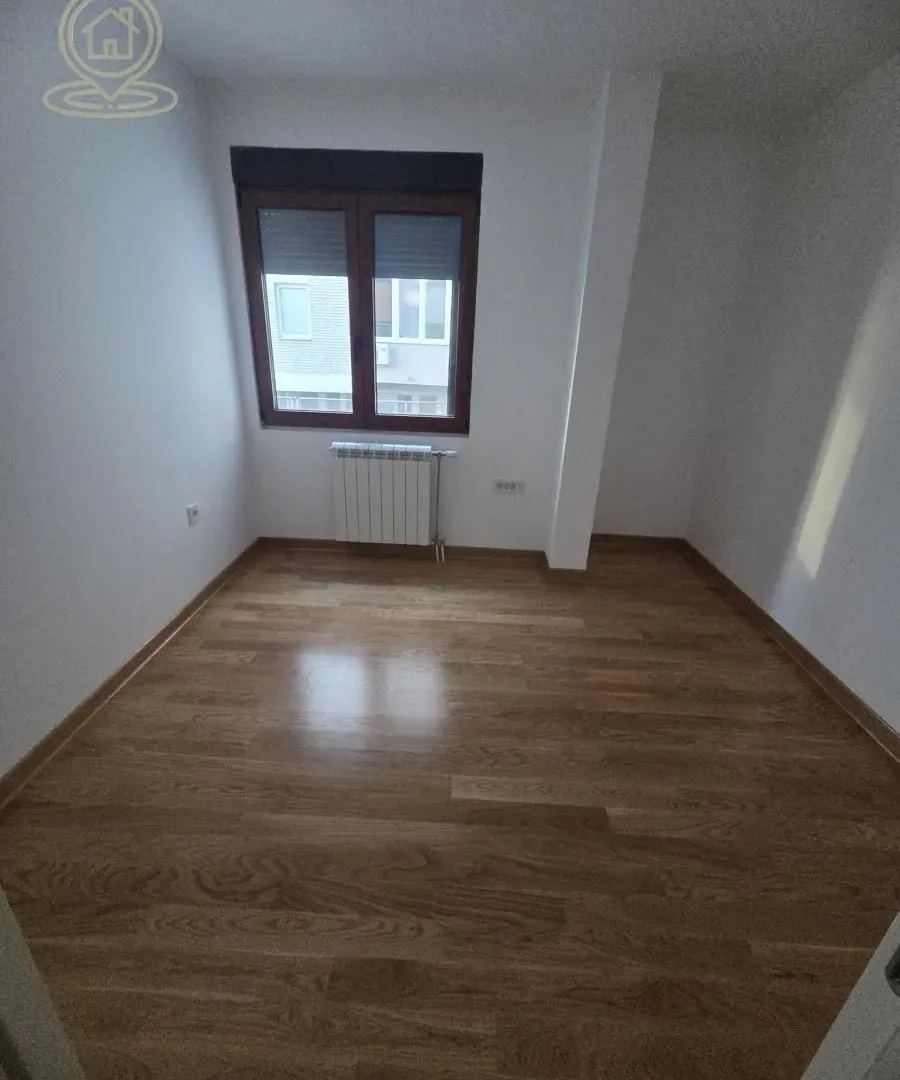 Prodaja, četvorosoban stan, 88m², Medijana, Niš