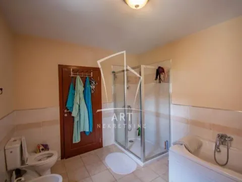 Prodaja, kuća, 238m², Petlovo Brdo, Beograd - image 12