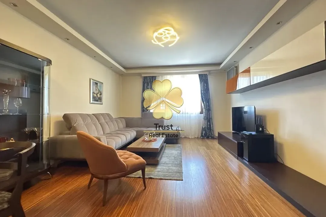 Izdavanje, dvosoban stan, 90m², Preko Morače, Podgorica