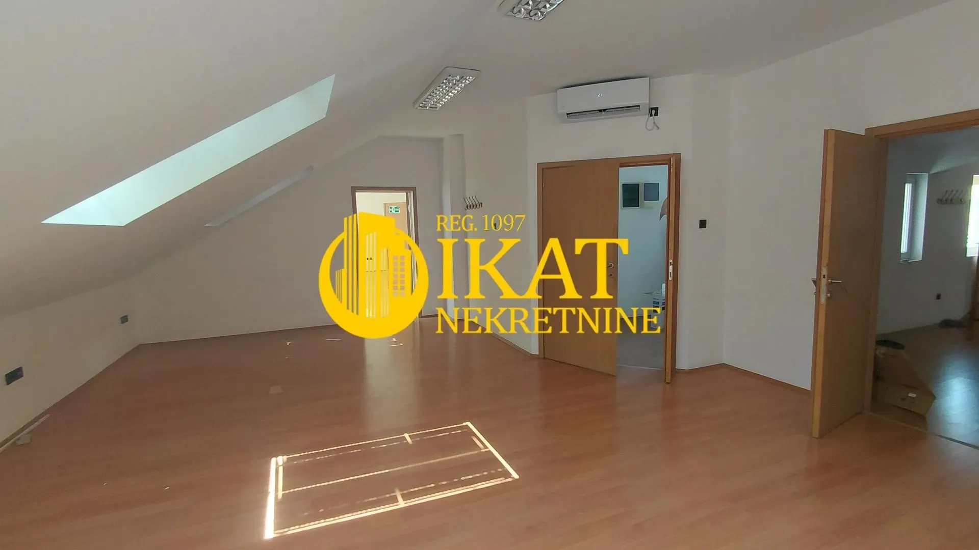 Prodaja, četvorosoban stan, 127m², Stari Grad, Beograd