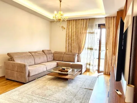 Izdavanje, dvosoban stan, 88m², Stara Varoš, Podgorica - image 2