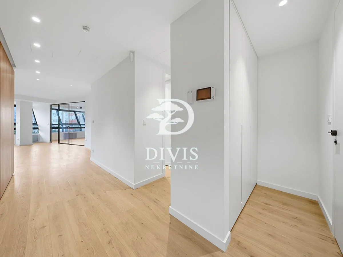 Rent, three bedroom apartment, 120m², Andrićev Venac, Beograd