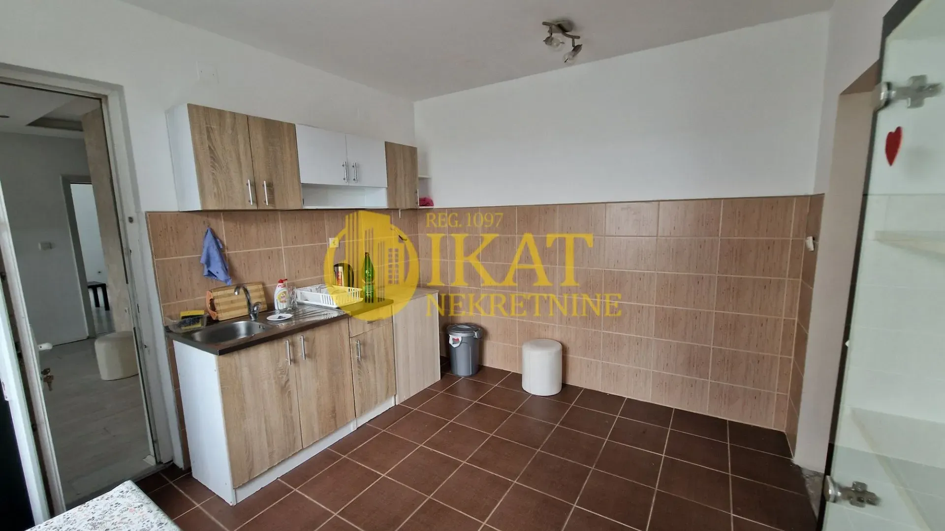 Izdavanje, trosoban stan, 75m², Vidikovački venac, Rakovica