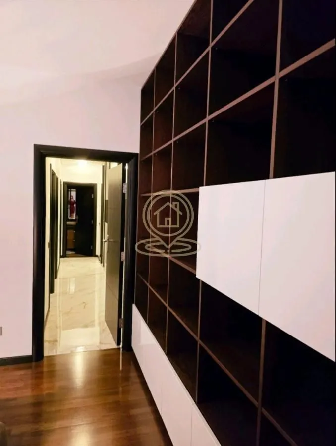 Izdavanje, četvorosoban stan, 87m², Stari Grad, Beograd