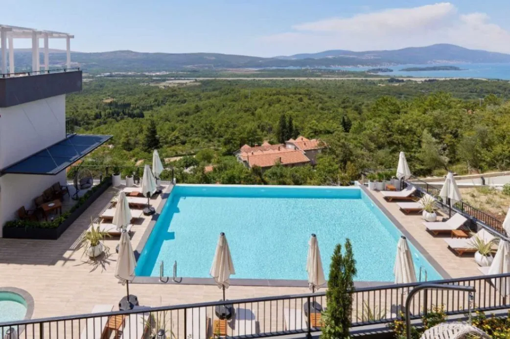 Izdavanje, jednosoban stan, 30m², Kavač, Kotor
