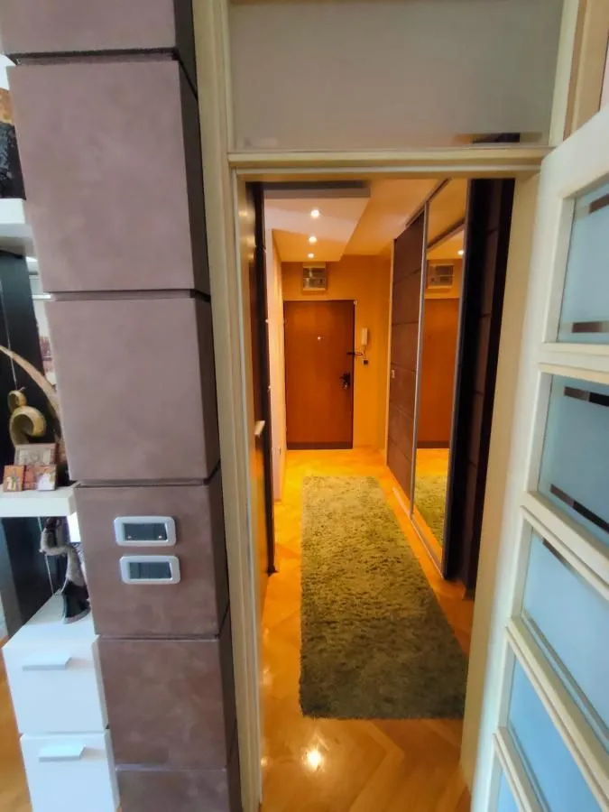 Izdavanje, trosoban stan, 103m², Spens, Novi Sad Sve Podlokacije