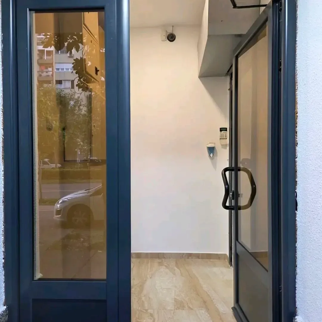 Rent, office space, 48m², Autobuska stanica, Podgorica