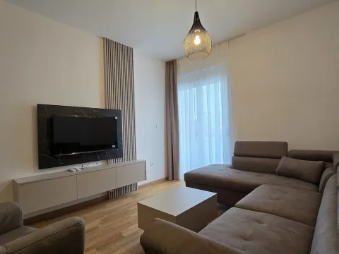 Izdavanje, stan, 44m², Pobrežje, Podgorica