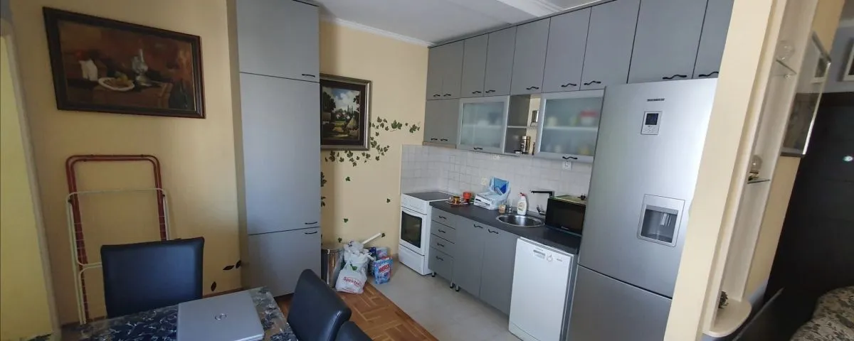 Prodaja, četvorosoban stan, 85m², Socijalno, Novi Sad Sve Podlokacije