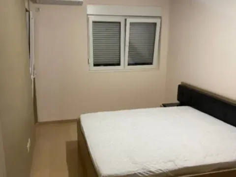 Izdavanje, jednosoban stan, 100m², City Kvart, Podgorica - image 7