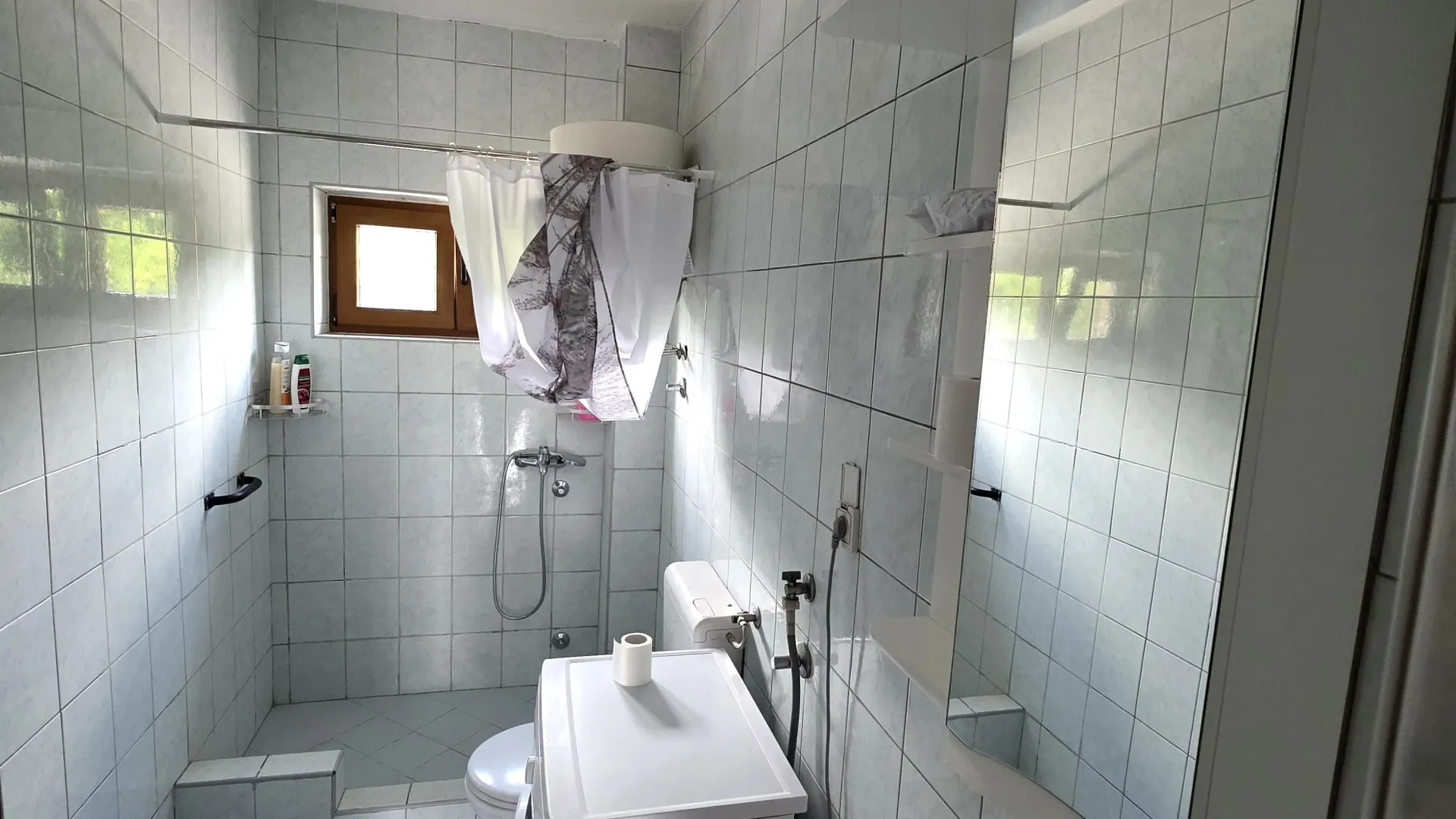 Izdavanje, trosoban stan, 70m², Mrčevac, Tivat