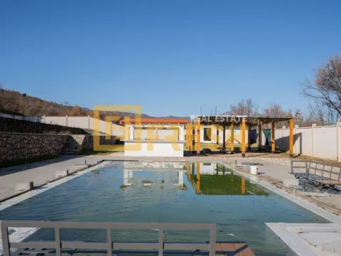 Izdavanje, kuća, 250m², Ostalo, Podgorica - image 3