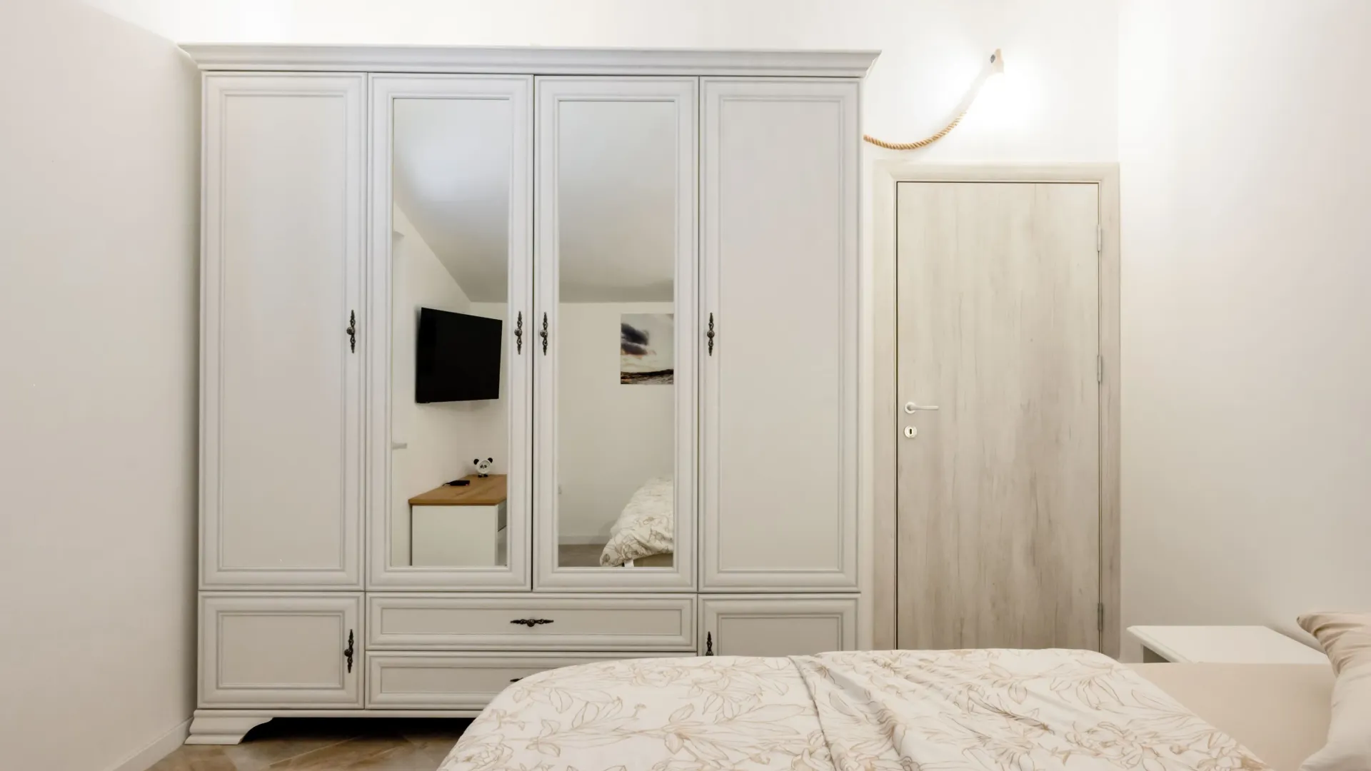 Izdavanje, trosoban stan, 120m², Mrčevac, Tivat