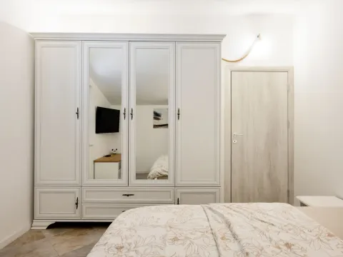 Rent, three bedroom apartment, 120m², Mrčevac, Tivat - image 10