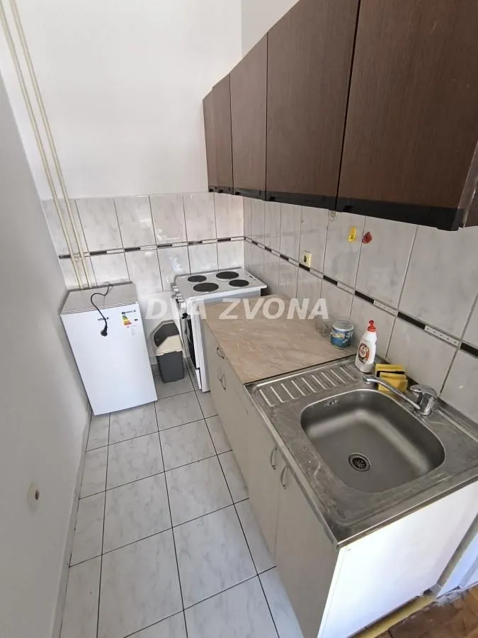Izdavanje, garsonjera, 23m², Novi Sad, Srbija