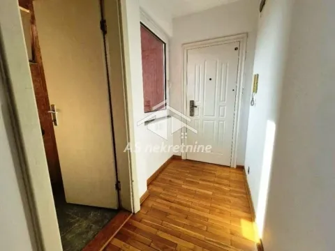 Rent, three bedroom apartment, 85m², Južni Bulevar, Vračar Sve Podlokacije - image 24